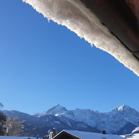 Bunter Hirsch Ferienwohnung Im Garmischer Zentrum Экстерьер фото